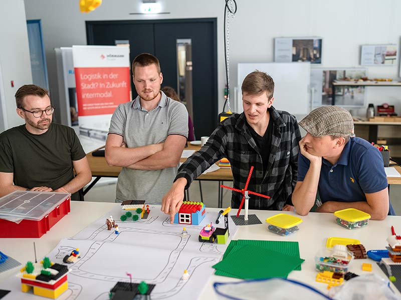 HÖRMANN Gruppe: Lego spielen beim Stipendiatentag