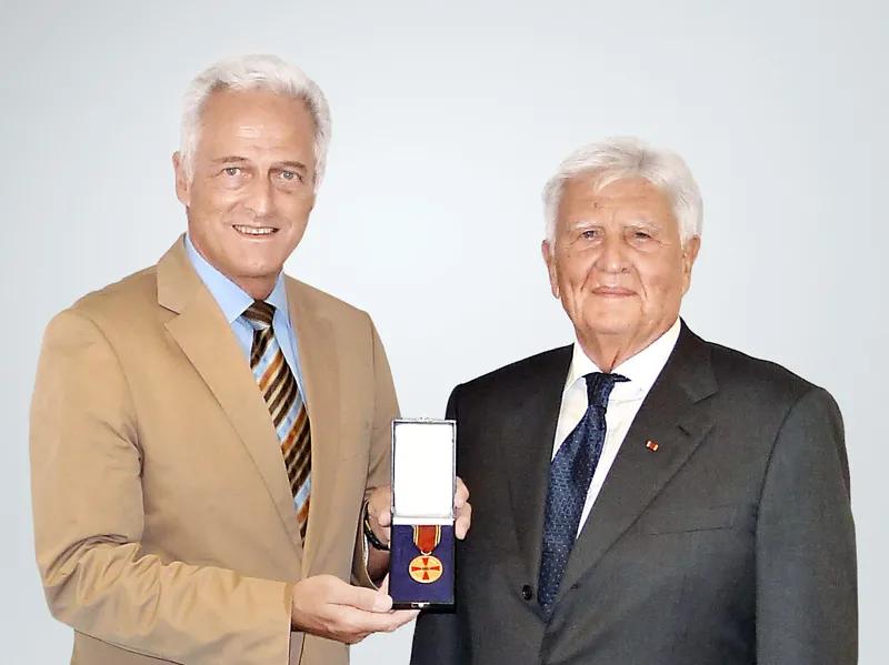 Federal Cross of Merit for Hans Hörmann in 2011