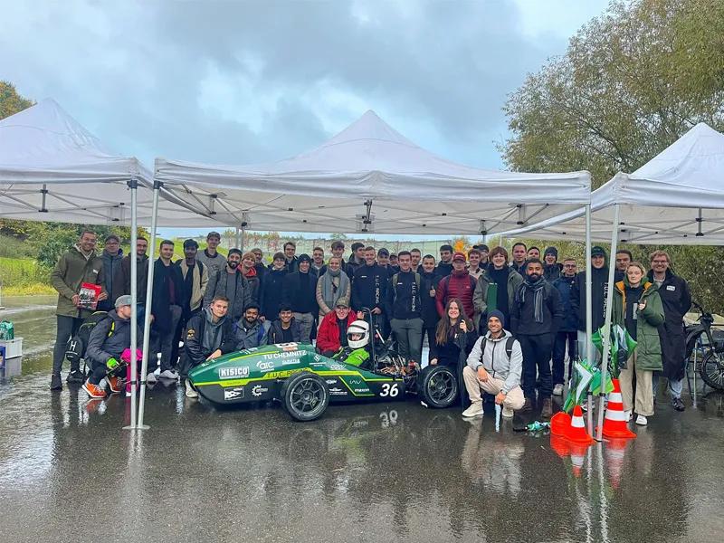 Finazielle und Wissensunterstützung für die studentischen Racing-Teams der TU Chemnitz und der Hochschule Mittweida durch HÖRMANN Vehicle Engineering (HVE).