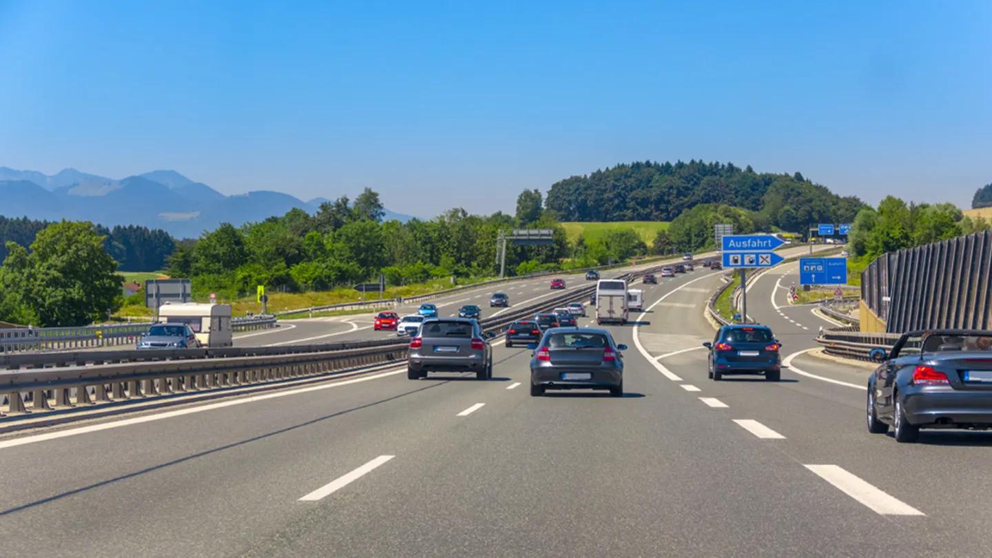 KI-gestützte Verkehrsüberwachung auf der Auto-Teststrecke