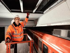 HÖRMANN Kommunikation & Netze upgrading advertising facilities at underground railway stations