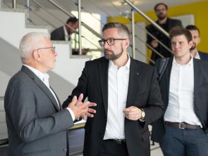 Hörmann Enineering: Wirtschaftsminister zu Besuch