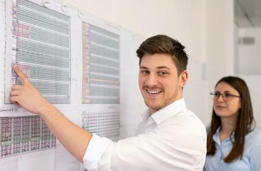 HÖRMANN Klatt Conveyors liefert die Fördertechnik, HÖRMANN Intralogistics Solutions entwickelt die Steuerungstechnik und Softwaremodule.